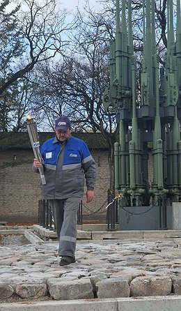 Газовики перенесли огонь мемориала в Пскове на временную горелку на период реконструкции