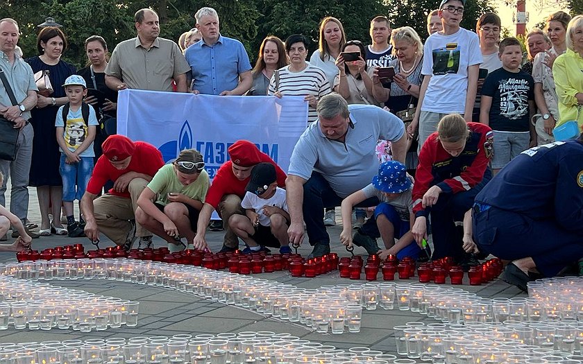 Псковские газовики приняли участие в организации акции «Огненные картины войны»