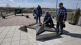 В Псковской области началось ежегодное техобслуживание  Вечных огней в канун 9 мая