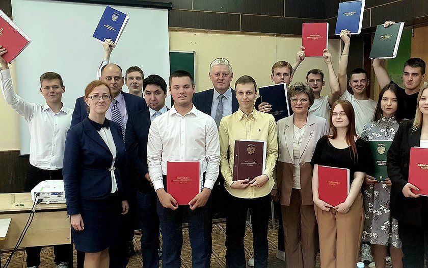 Псковские газовики принимают экзамены у студентов колледжа Псковского государственного университета