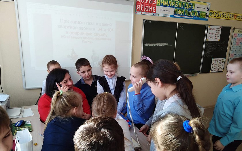 Газовики провели уроки газовой безопасности для  школьников г. Порхова Псковской области